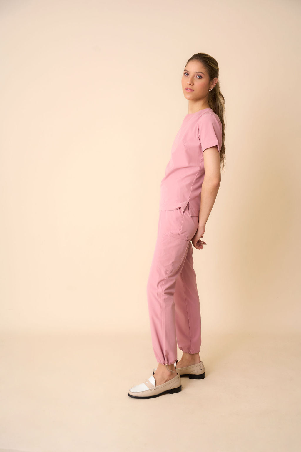 Set Nora